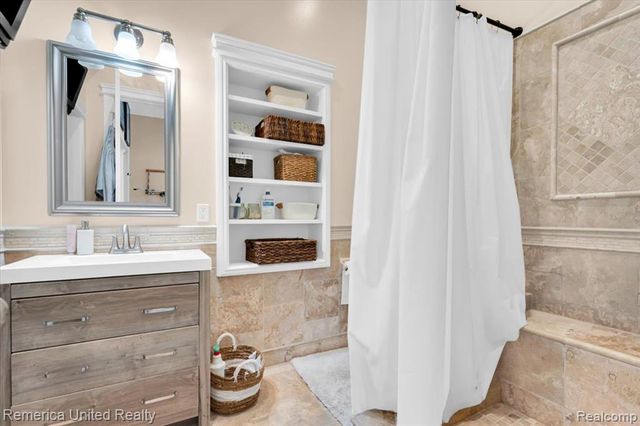 9422 Deer Creek Court, Brighton, MI 48114