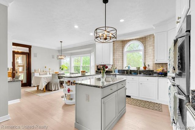 9422 Deer Creek Court, Brighton, MI 48114