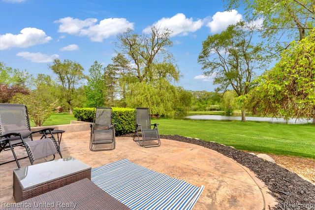 9422 Deer Creek Court, Brighton, MI 48114