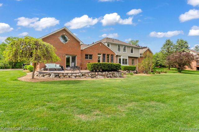 9422 Deer Creek Court, Brighton, MI 48114