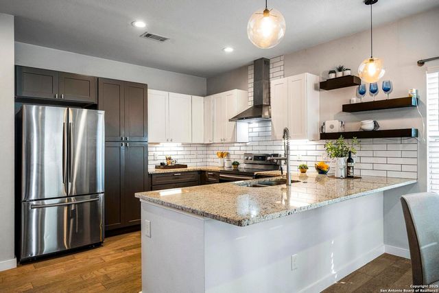 1417 E Crockett, San Antonio, TX 78202