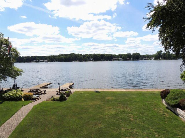 1116 Fairway Drive, Lake Isabella, MI 48893