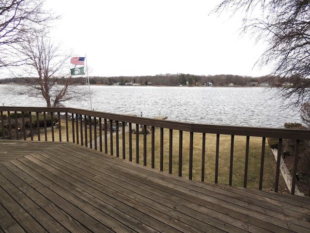1116 Fairway Drive, Lake Isabella, MI 48893