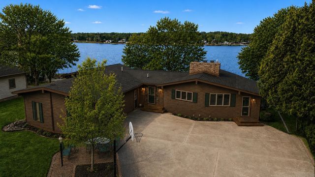 1116 Fairway Drive, Lake Isabella, MI 48893