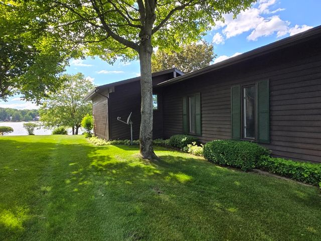 1116 Fairway Drive, Lake Isabella, MI 48893