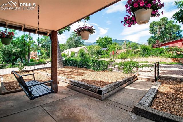 107 Oak Place, Manitou Springs, CO 80829