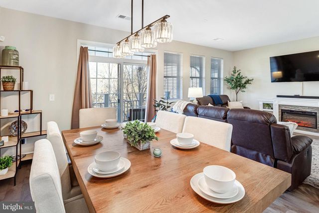 13804 GREENDALE DR, Woodbridge, VA 22191