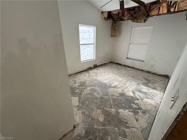 1220 SW 33rd TER, Cape Coral, FL 33914