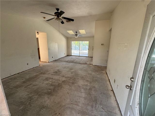 1220 SW 33rd TER, Cape Coral, FL 33914