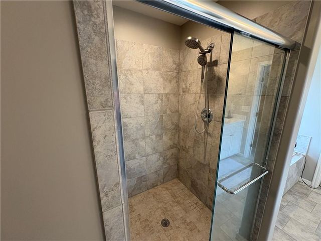 913 SE Amber Court, Blue Springs, MO 64014