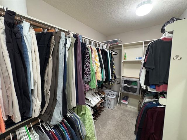 913 SE Amber Court, Blue Springs, MO 64014