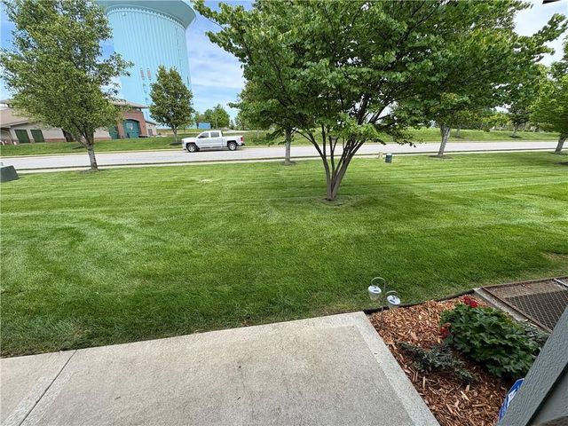 913 SE Amber Court, Blue Springs, MO 64014
