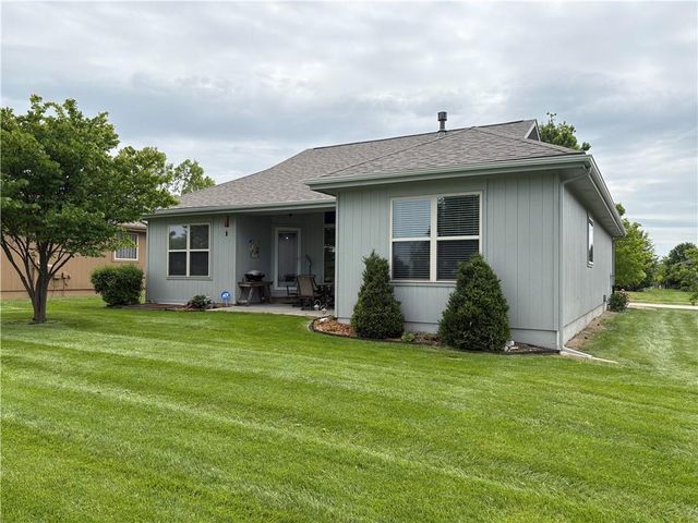 913 SE Amber Court, Blue Springs, MO 64014