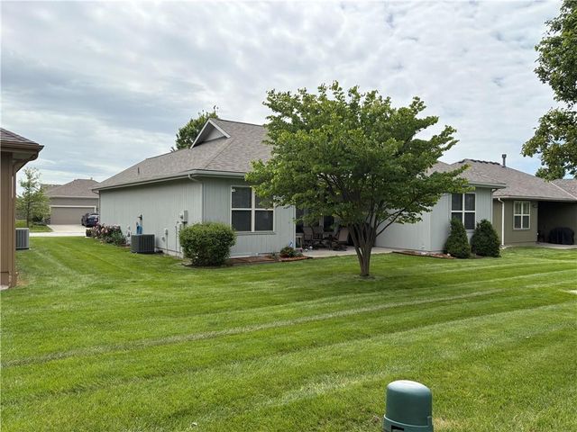 913 SE Amber Court, Blue Springs, MO 64014