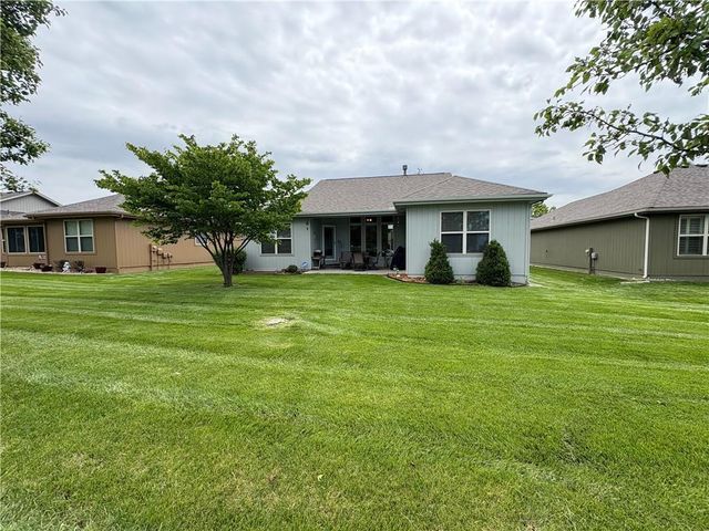 913 SE Amber Court, Blue Springs, MO 64014