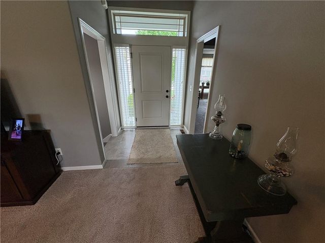 913 SE Amber Court, Blue Springs, MO 64014