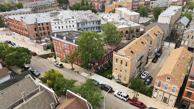 1426 W Cullerton Street, Chicago, IL 60608