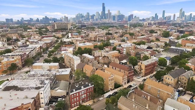 1426 W Cullerton Street, Chicago, IL 60608