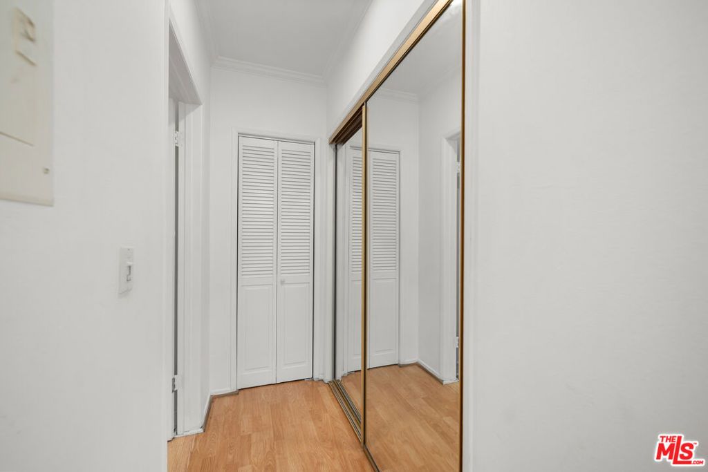 Image 22 of property listing at 1485 E Wilson Avenue L, Glendale, CA 91206