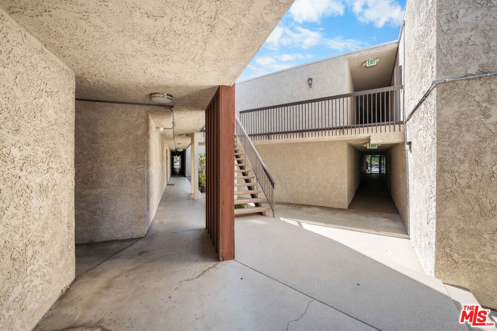 Image 23 of property listing at 1485 E Wilson Avenue L, Glendale, CA 91206