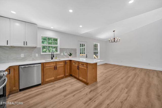 1217 Hoss Rd, Powell, TN 37849