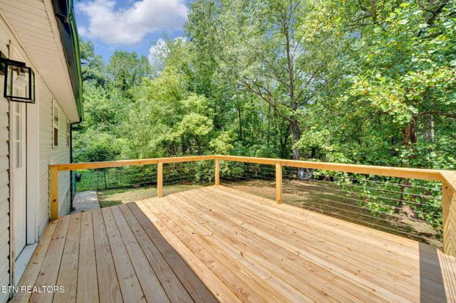 1217 Hoss Rd, Powell, TN 37849