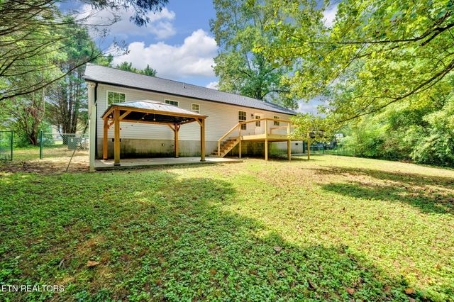 1217 Hoss Rd, Powell, TN 37849