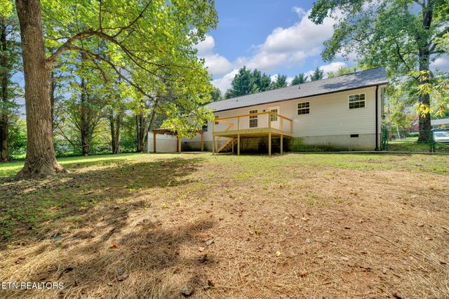 1217 Hoss Rd, Powell, TN 37849