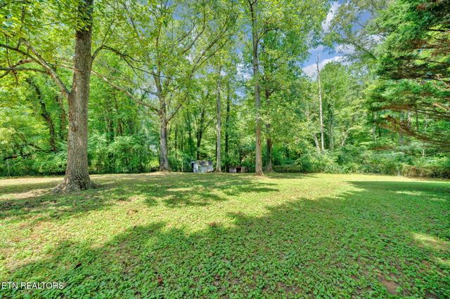 1217 Hoss Rd, Powell, TN 37849