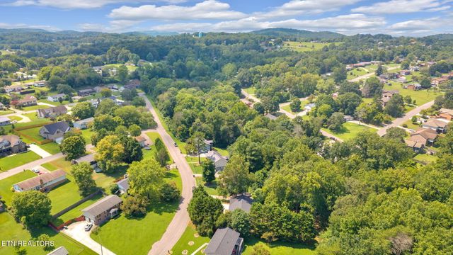 1217 Hoss Rd, Powell, TN 37849