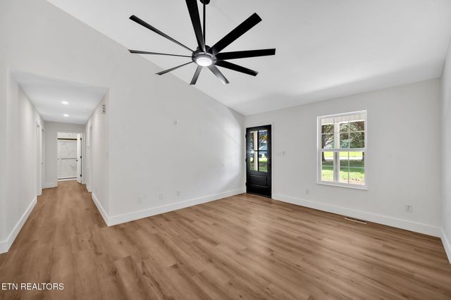 1217 Hoss Rd, Powell, TN 37849