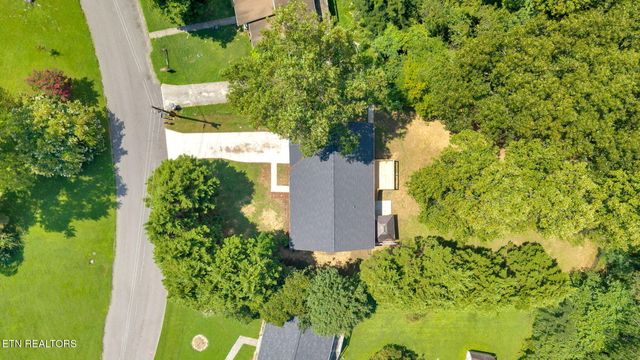 1217 Hoss Rd, Powell, TN 37849