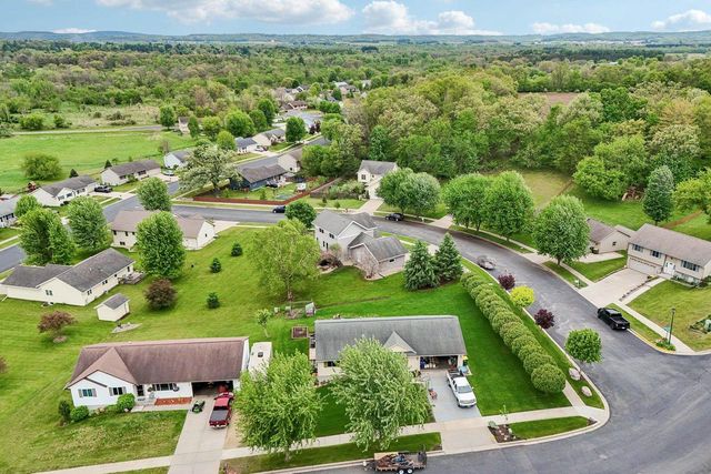 2436 Tanna Rain Circle, Reedsburg, WI 53959