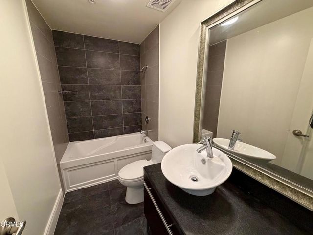 120 S Mentor 304, Pasadena, CA 91106