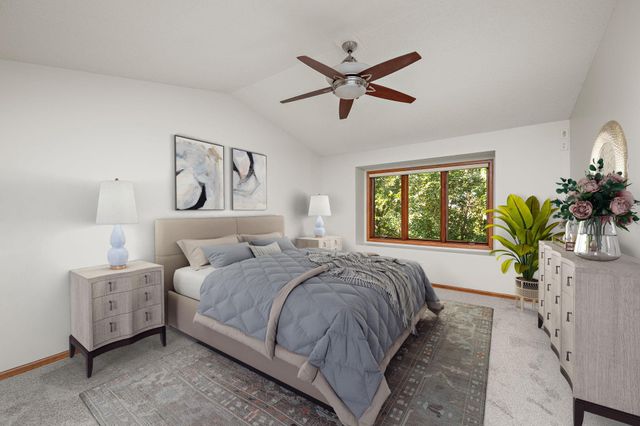 1598 Summit Shores Circle, Burnsville, MN 55306