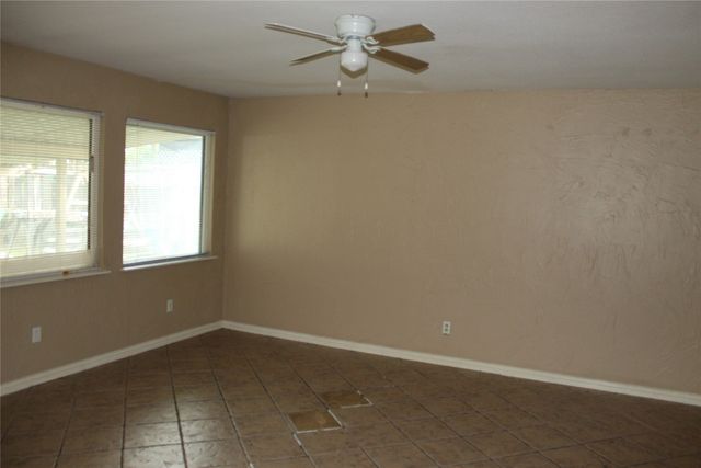 2834 Hollandale Lane, Farmers Branch, TX 75234