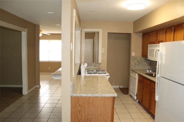 2834 Hollandale Lane, Farmers Branch, TX 75234