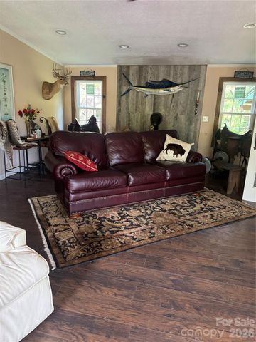 49 Ramsey Road, Marshall, NC 28753