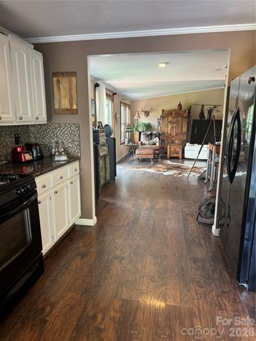 49 Ramsey Road, Marshall, NC 28753