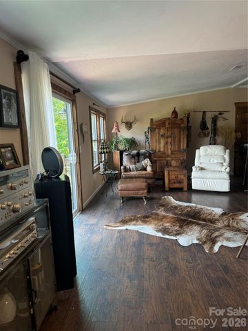 49 Ramsey Road, Marshall, NC 28753