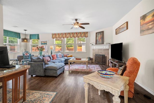 804 Montrose Trail, Desoto, TX 75115