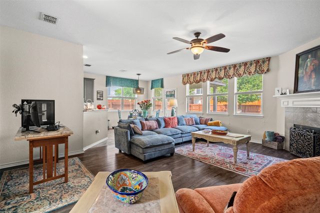 804 Montrose Trail, Desoto, TX 75115