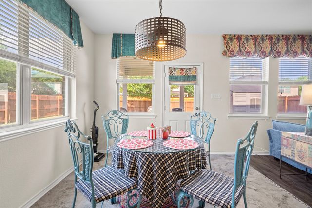804 Montrose Trail, Desoto, TX 75115