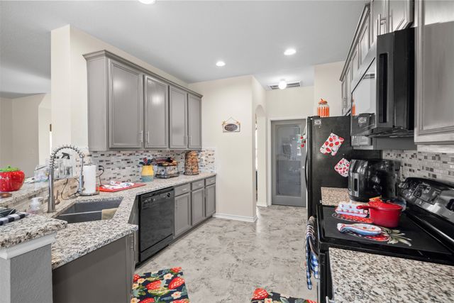 804 Montrose Trail, Desoto, TX 75115