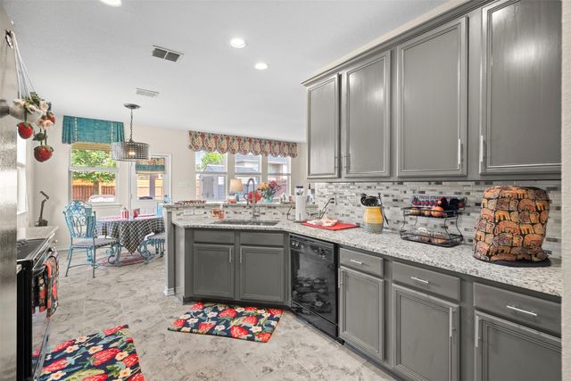 804 Montrose Trail, Desoto, TX 75115