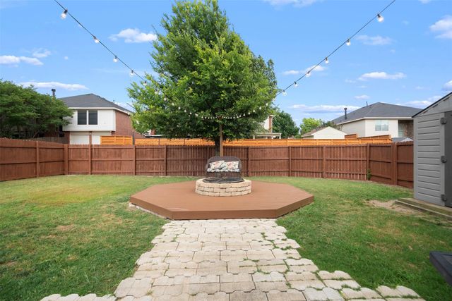 804 Montrose Trail, Desoto, TX 75115