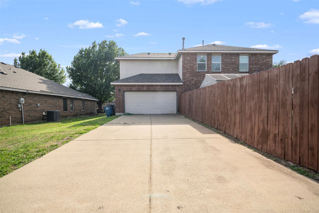 804 Montrose Trail, Desoto, TX 75115