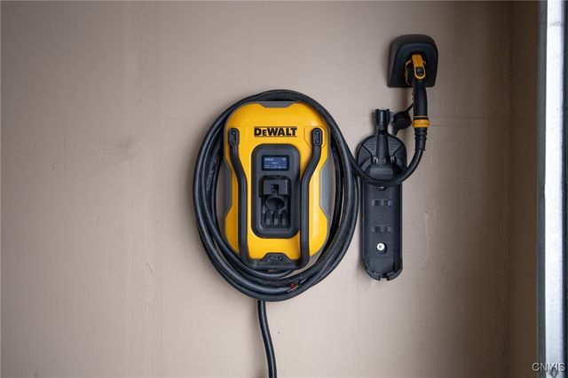 5771 Eclipse Drive, Onondaga, NY 13078