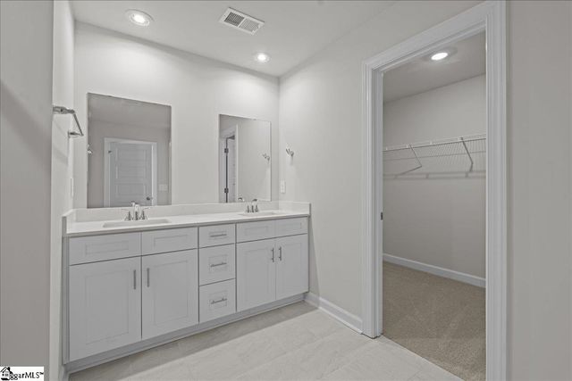 658 Cozy Bluff Road, Spartanburg, SC 29301