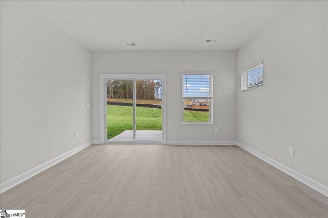 658 Cozy Bluff Road, Spartanburg, SC 29301